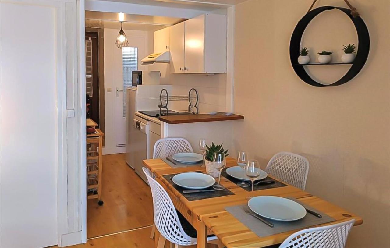 1 Bedroom Lovely Apartment In Grandcamp-Maisy Exterior photo